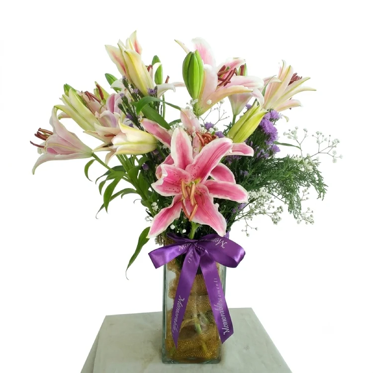 10 Lilies arrangement in Vase
